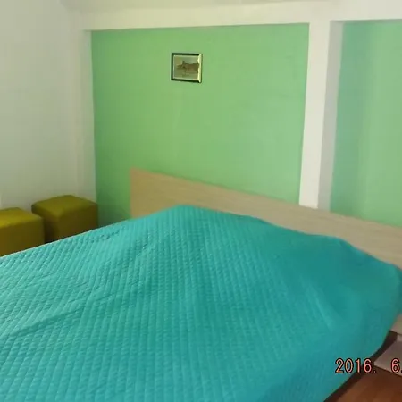 Casa Veronique 招待所 南埃福列
